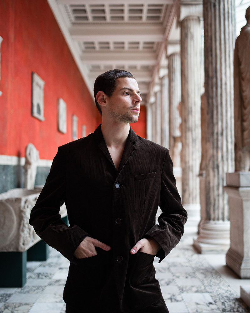 Glyptoteka. Professional wedding photographer in Copenhagen, Denmark — Julia Byron