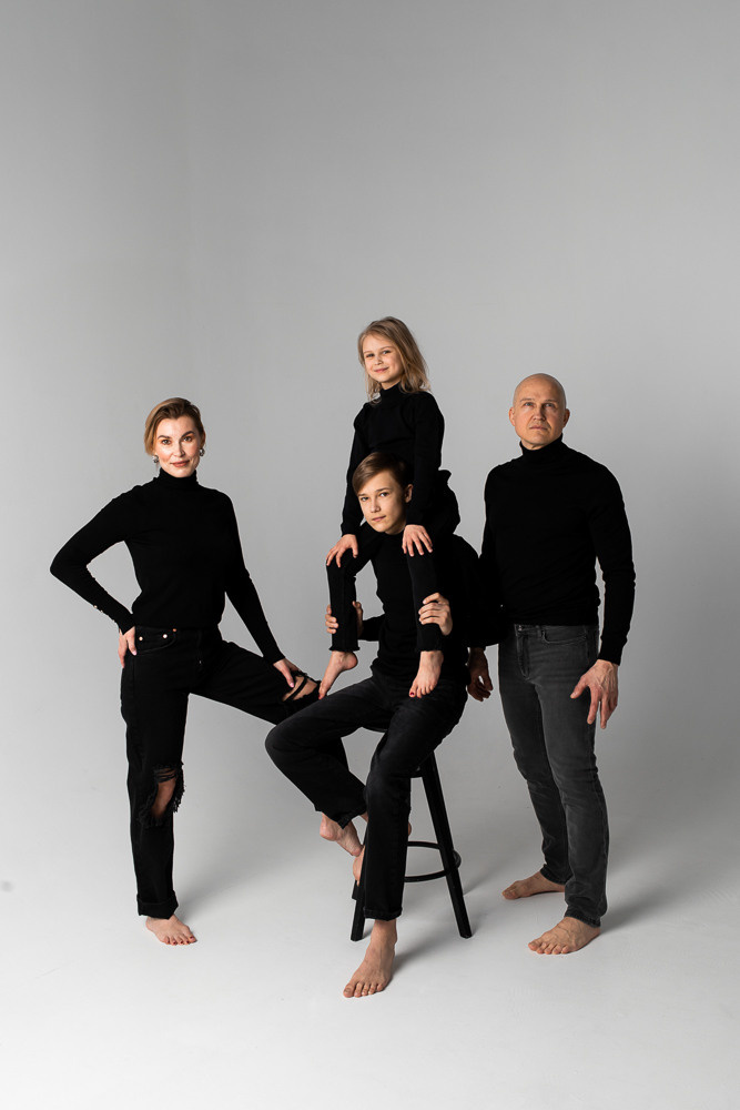 Stylish family photo session. Professional wedding photographer in Copenhagen, Denmark — Julia Byron