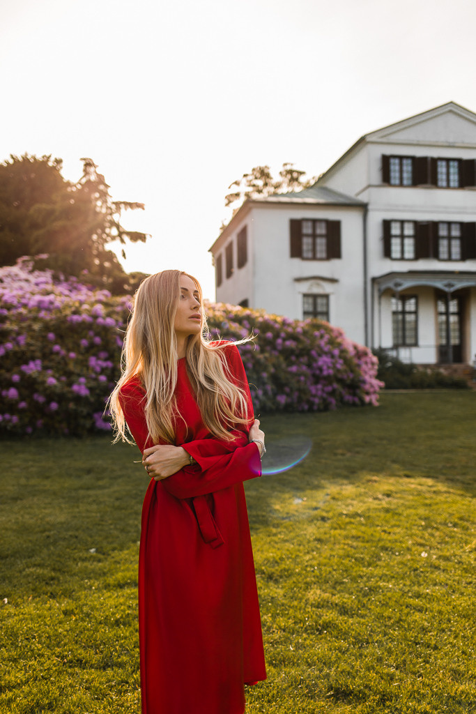 Lily. Professional wedding photographer in Copenhagen, Denmark — Julia Byron