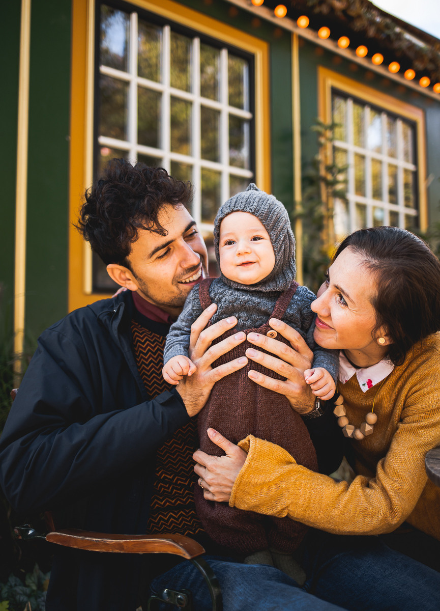 Autumn Tivoli. Professional wedding photographer in Copenhagen, Denmark — Julia Byron