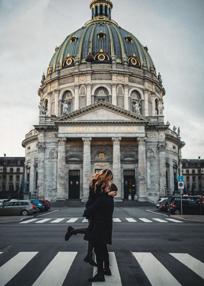 Marmorkirke. Professional wedding photographer in Copenhagen, Denmark — Julia Byron