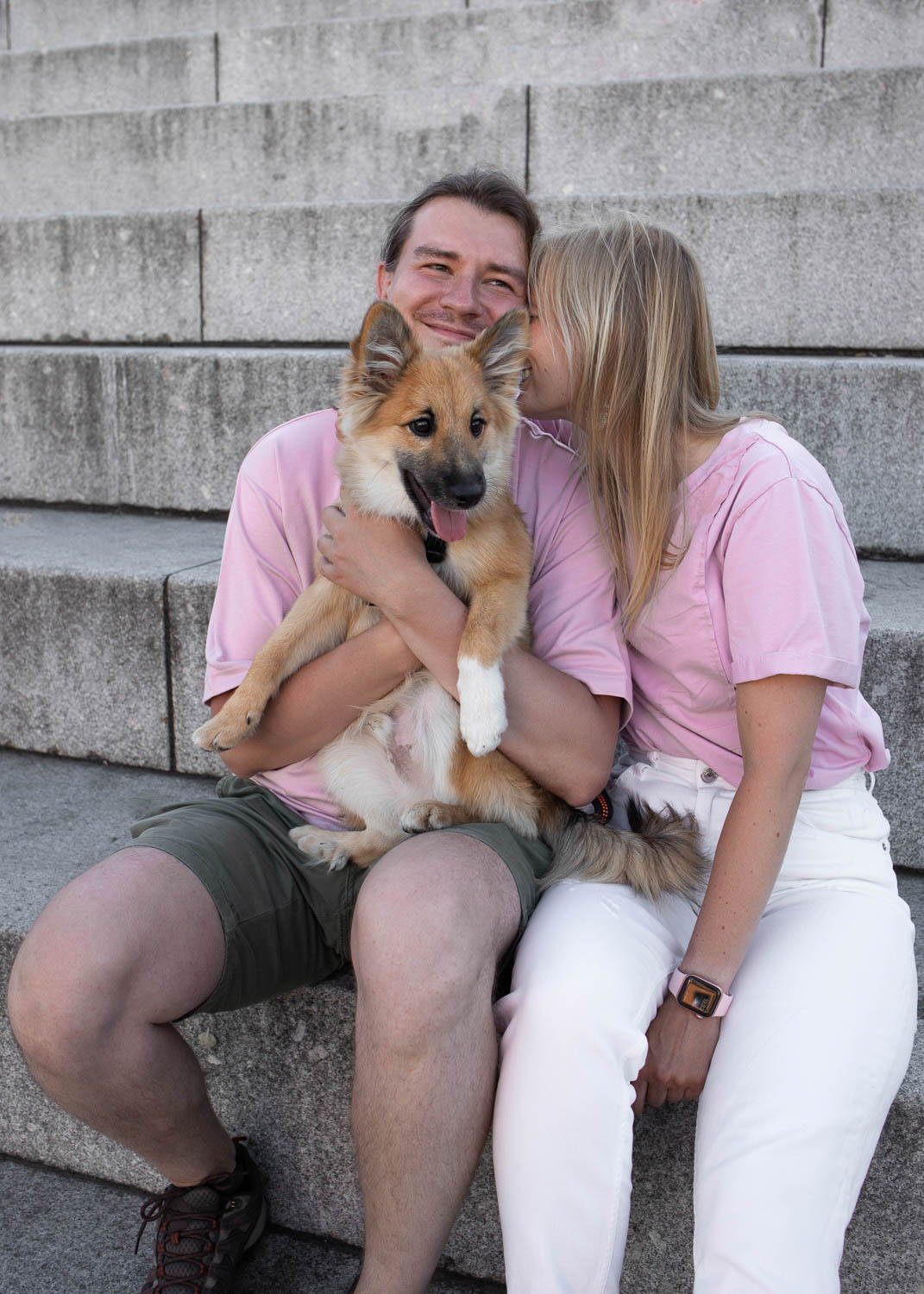 Family with dog. Professional wedding photographer in Copenhagen, Denmark — Julia Byron