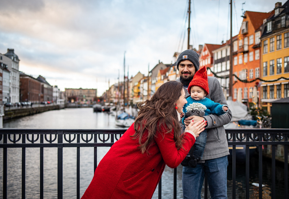 Ny havn. Professional wedding photographer in Copenhagen, Denmark — Julia Byron