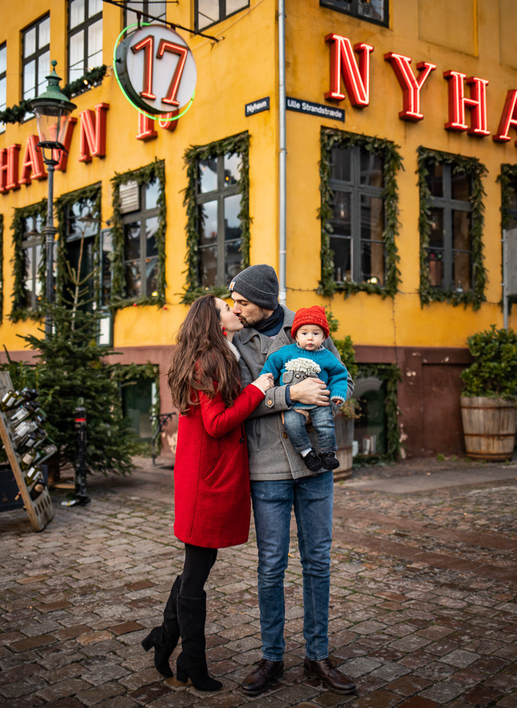 Ny havn. Professional wedding photographer in Copenhagen, Denmark — Julia Byron