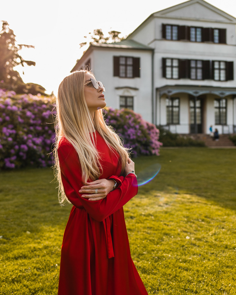 Lily. Professional wedding photographer in Copenhagen, Denmark — Julia Byron