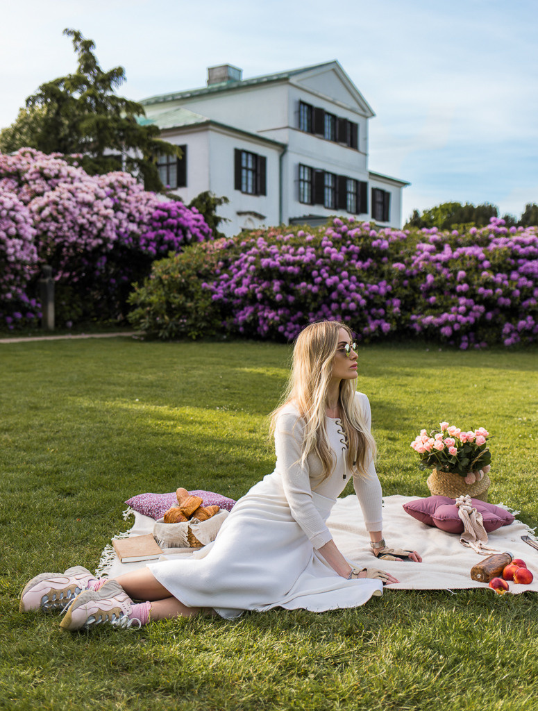 Lily. Professional wedding photographer in Copenhagen, Denmark — Julia Byron