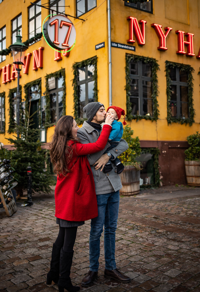 Ny havn. Professional wedding photographer in Copenhagen, Denmark — Julia Byron