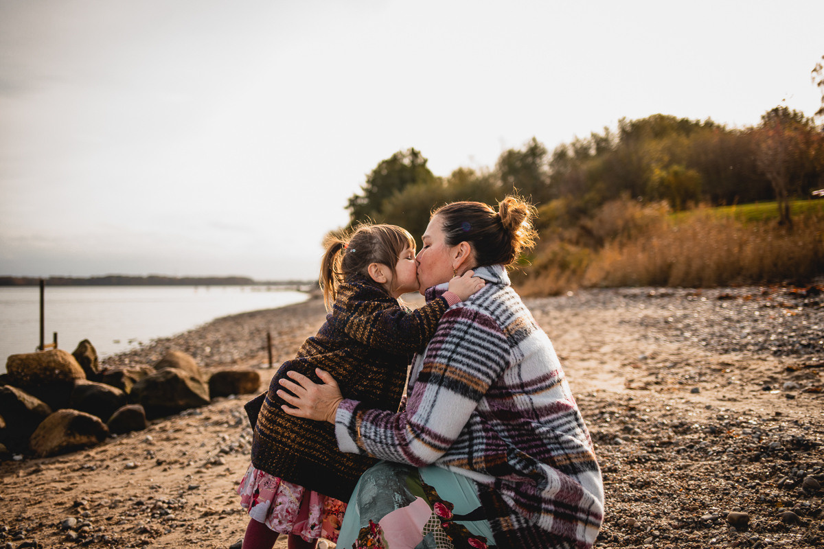 Family photo session in Jutland. Professional wedding photographer in Copenhagen, Denmark — Julia Byron