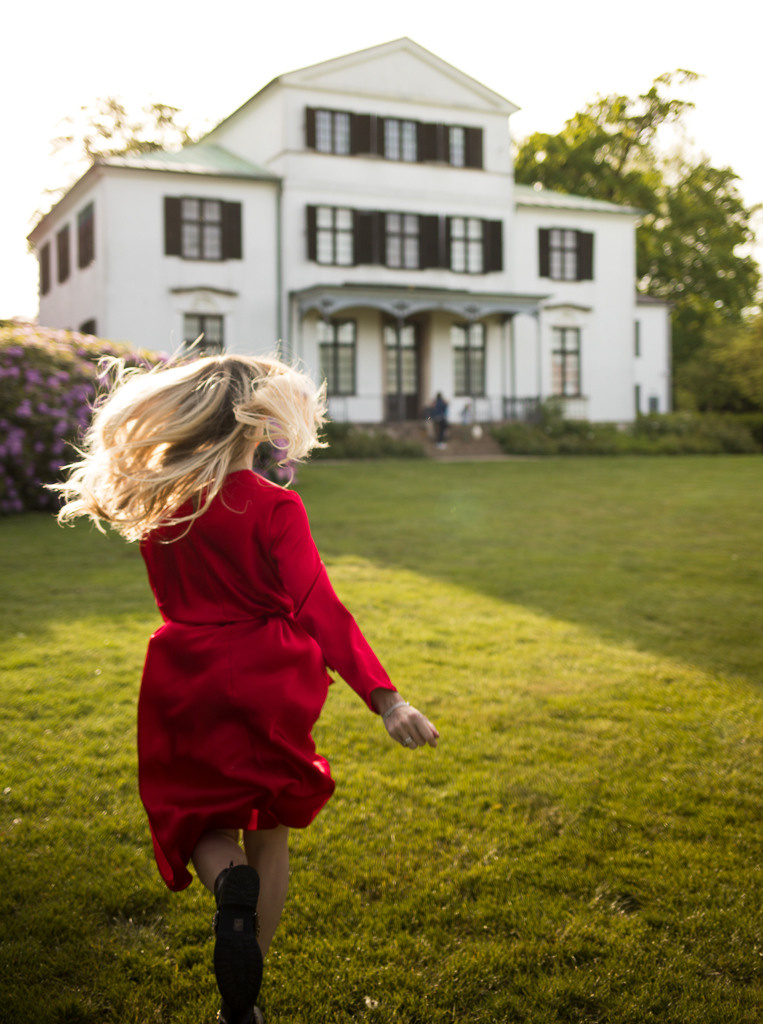 Lily. Professional wedding photographer in Copenhagen, Denmark — Julia Byron