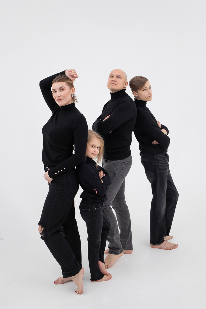 Stylish family photo session. Professional wedding photographer in Copenhagen, Denmark — Julia Byron