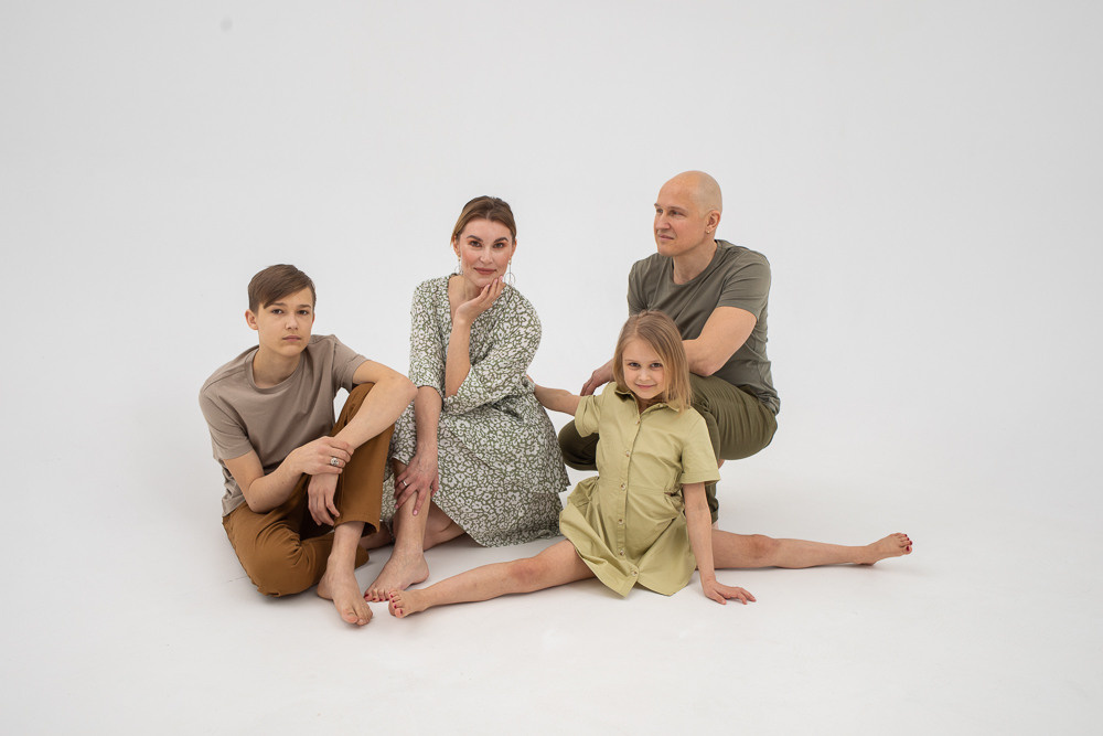 Stylish family photo session. Professional wedding photographer in Copenhagen, Denmark — Julia Byron