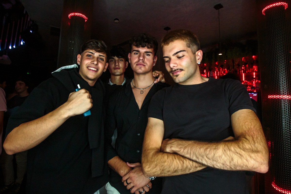 Las discotecas. Fotógrafo de retrato, familia y reportajes en Valencia | España | Europa Vitalii Lumier