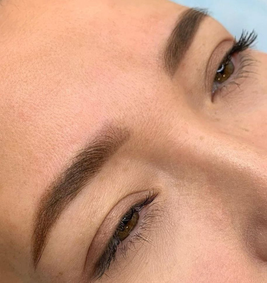 Permanent Make-up Augenbrauen. Permanent Make-up und Tattoo Artist in Wolfsburg-Gardelegen Anna Knaus