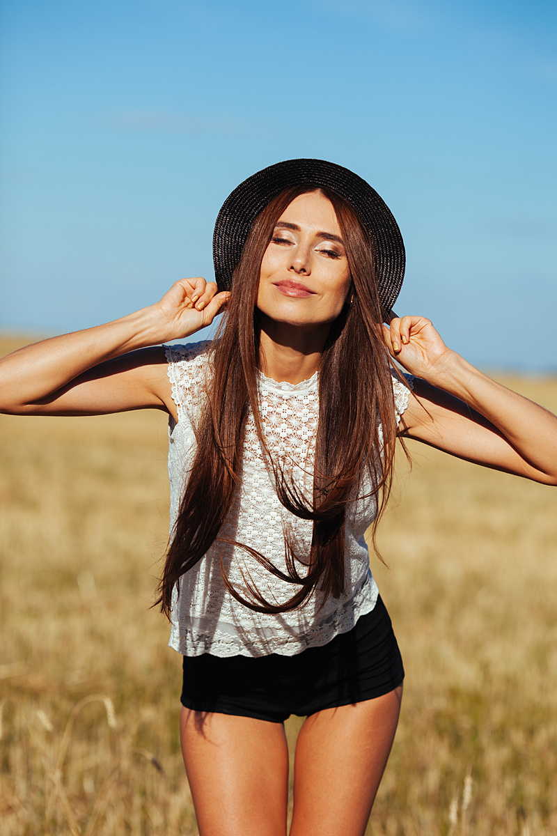 Natalie. Meadow. Портретний та весільний фотограф Надія Онода