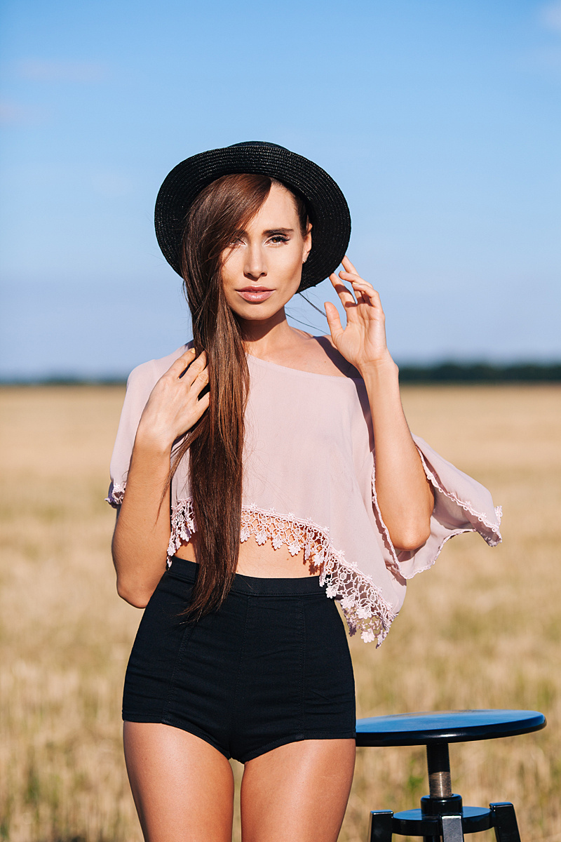 Natalie. Meadow. Портретний та весільний фотограф Надія Онода