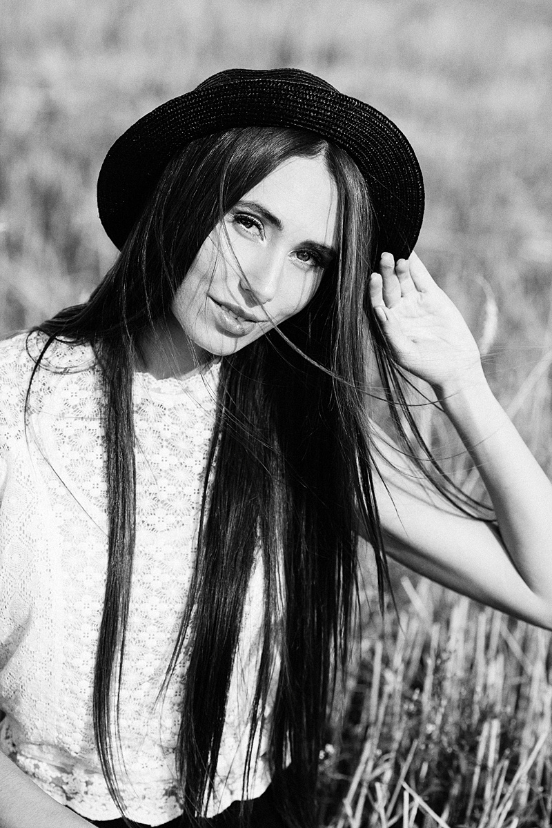 Natalie. Meadow. Портретний та весільний фотограф Надія Онода