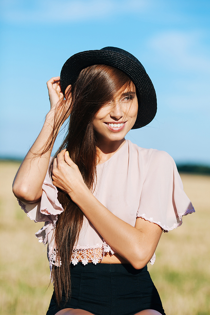 Natalie. Meadow. Портретний та весільний фотограф Надія Онода