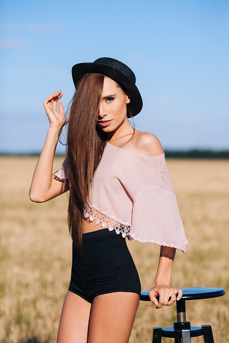 Natalie. Meadow. Портретний та весільний фотограф Надія Онода