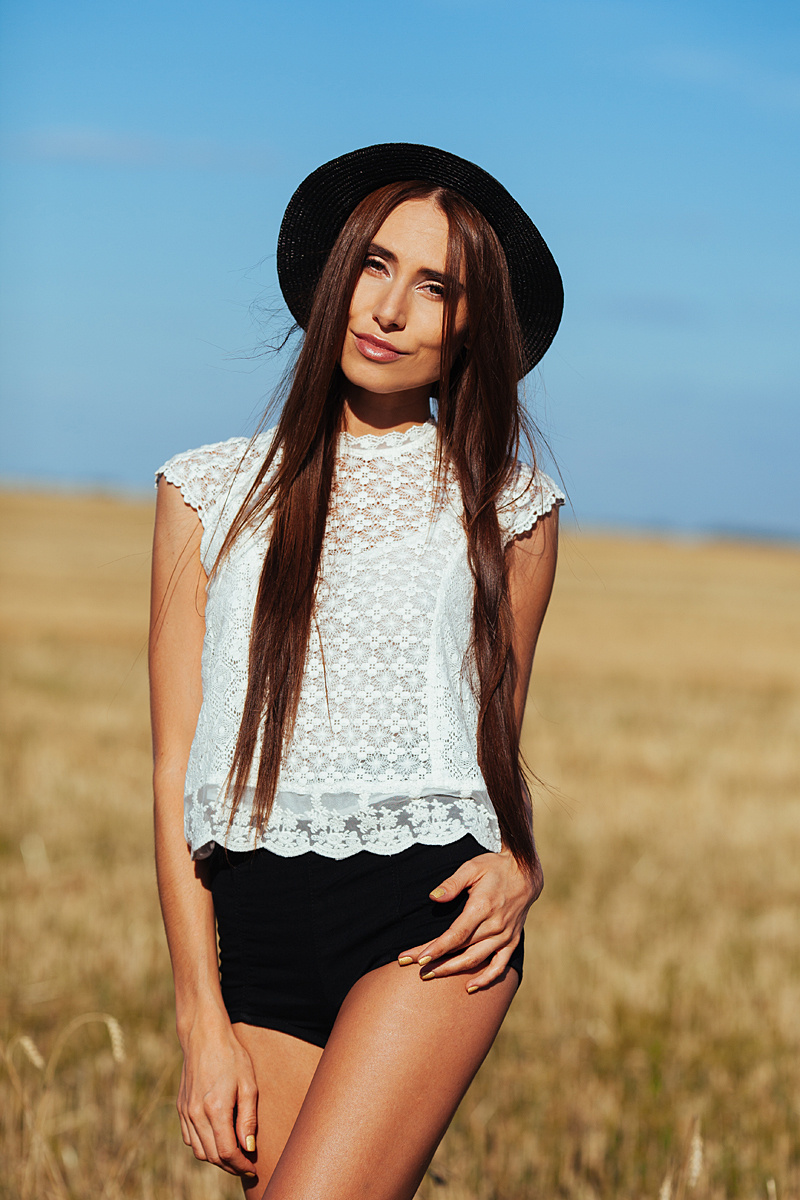 Natalie. Meadow. Портретний та весільний фотограф Надія Онода