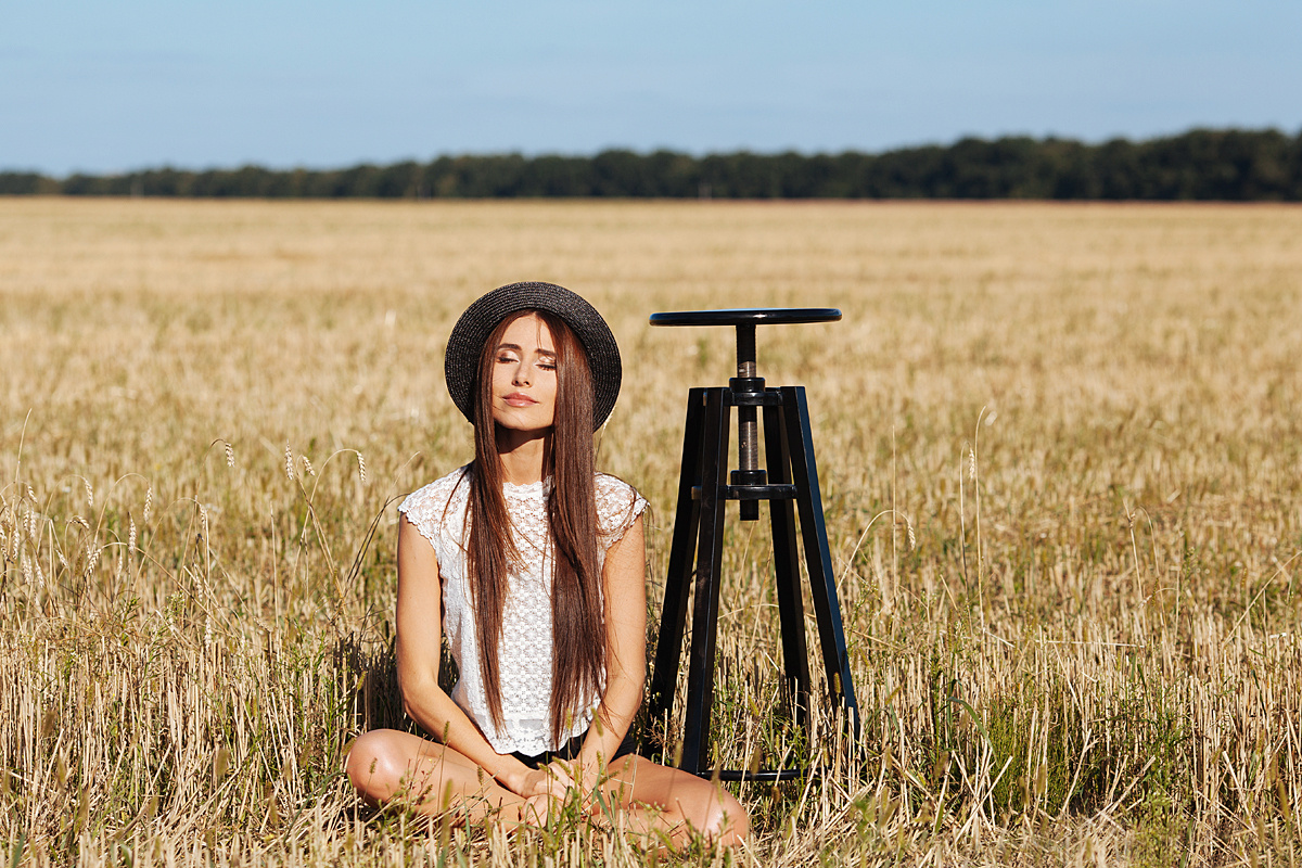 Natalie. Meadow. Портретний та весільний фотограф Надія Онода