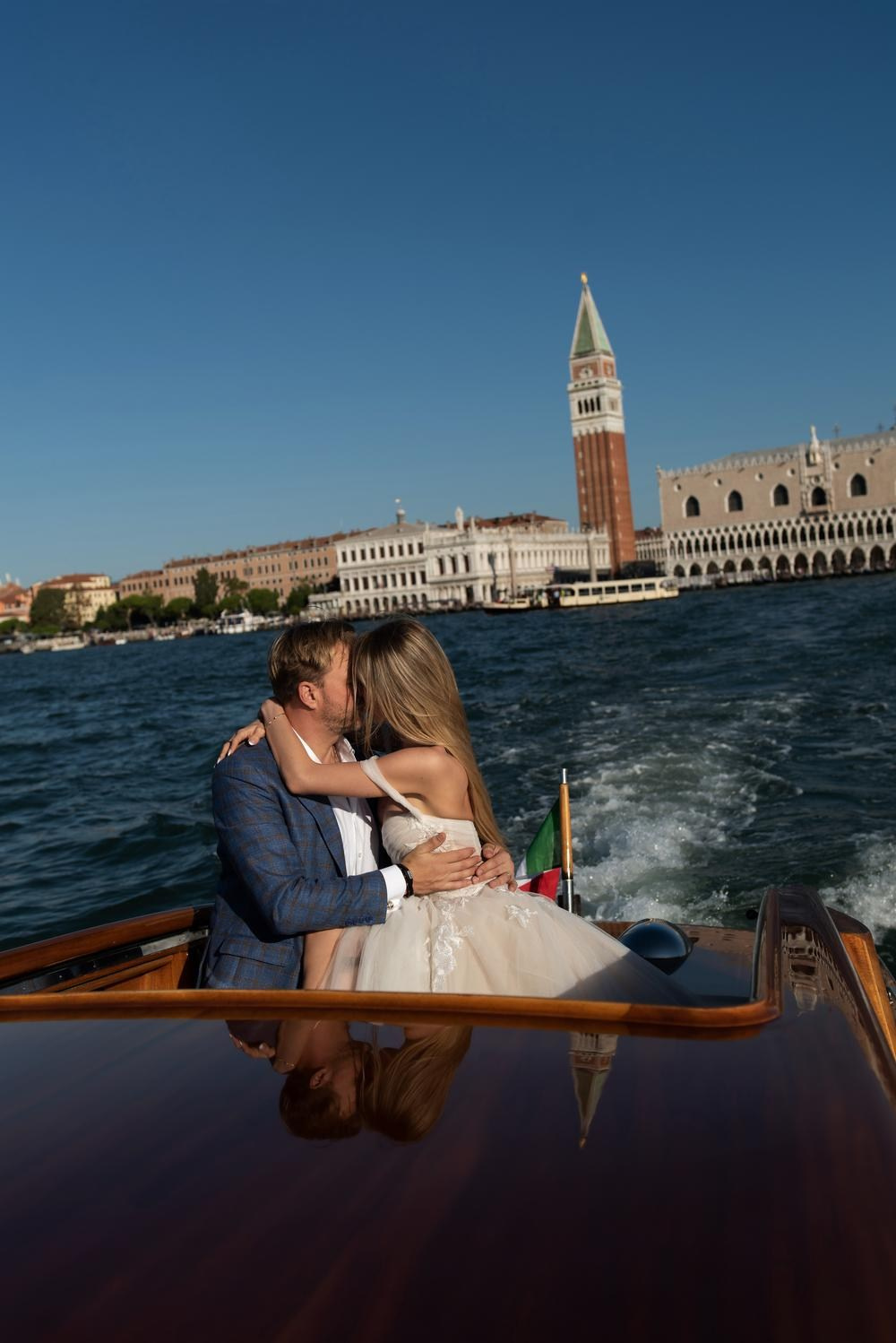 Wedding Photoshoot in Venice'sept 23. Lake Como Wedding Photographer | Elegant & Timeless Photography in Italy