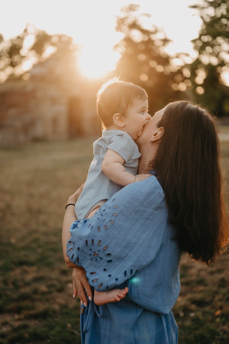Jovana Zoran Jana i Bogdan — porodicno fotografisanje napolju. Deciji i porodicni fotograf u Beogradu Oksana Skendzic