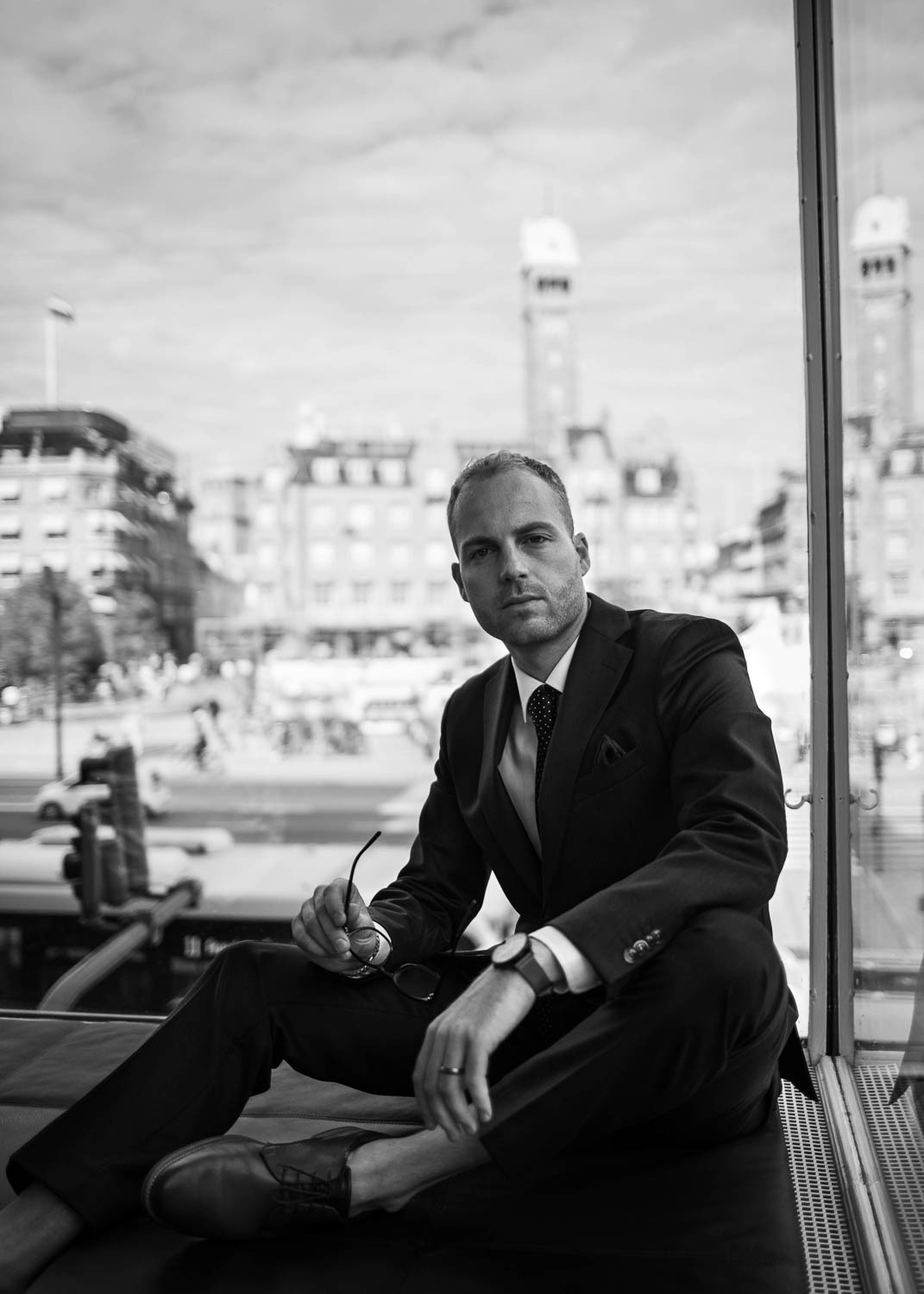 Black Dot Copenhagen (clothing). Professional wedding photographer in Copenhagen, Denmark — Julia Byron