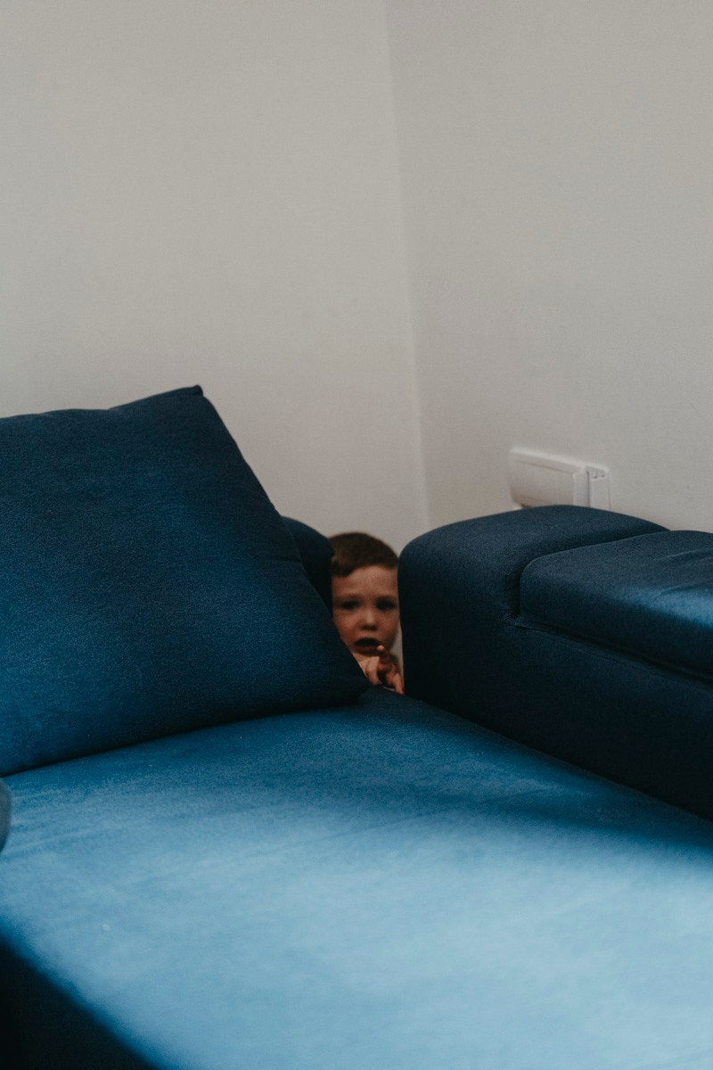 Porodicno fotografisanje kod kuce — Andjela, Lazar, Janko i Mihajlo. Deciji i porodicni fotograf u Beogradu Oksana Skendzic