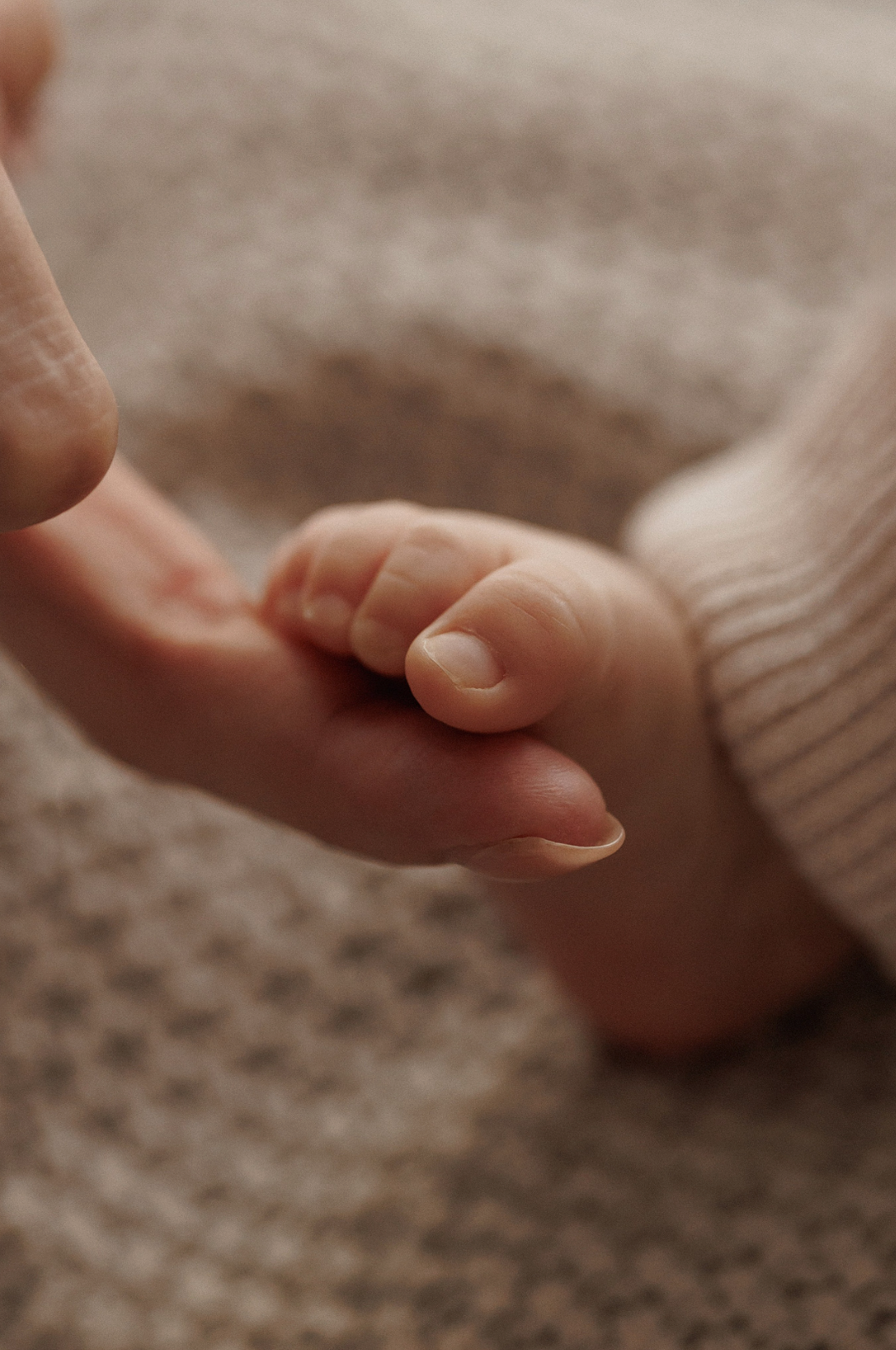 MATERNITY & NEWBORN professional Photography by Irene Chaikeen. Irene Chaikeen | Maternity and newborn photoshoot in Essex/London