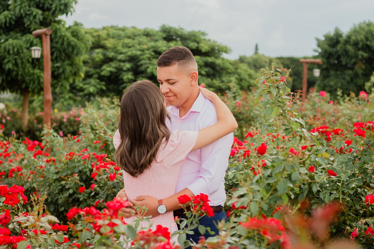 Ensaio Romântico de Casal em Holambra no Bloemen Park | Joyce Maria Fotografia. Joyce Maria Fotografia | Fotógrafa em Holambra