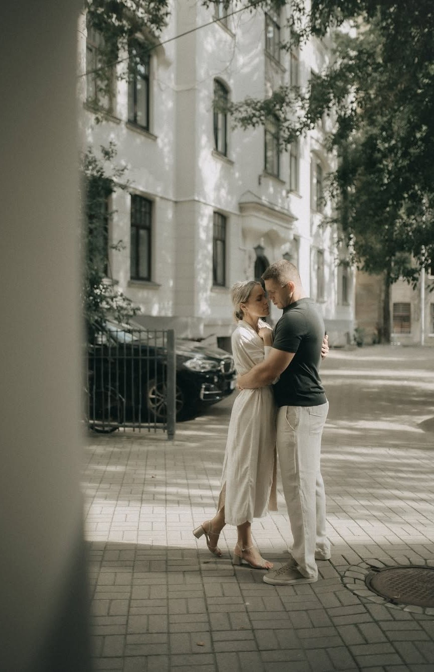 Lost in Love in Riga. Wedding and Portrait Photographer Evie Moon