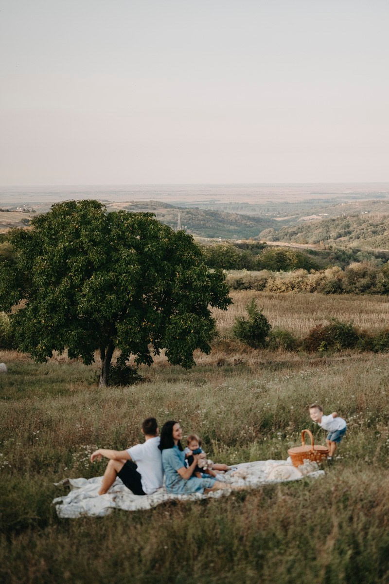 Basici / porodicno fotografisanje u prirodi. Deciji i porodicni fotograf u Beogradu Oksana Skendzic