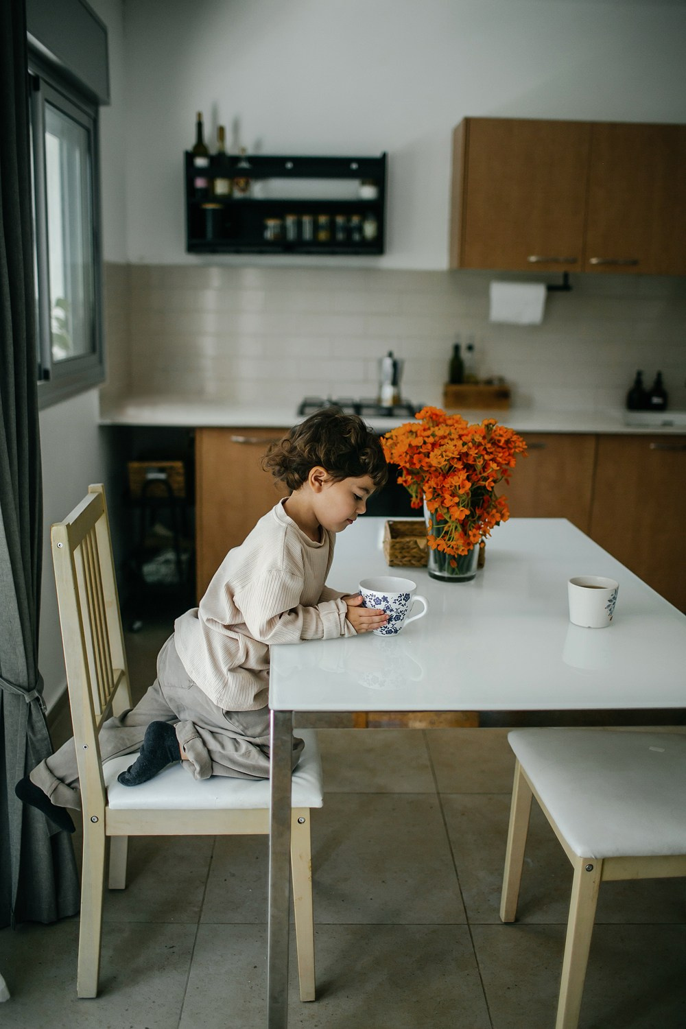 Mom&daughter at home. Family photographer in Israel
