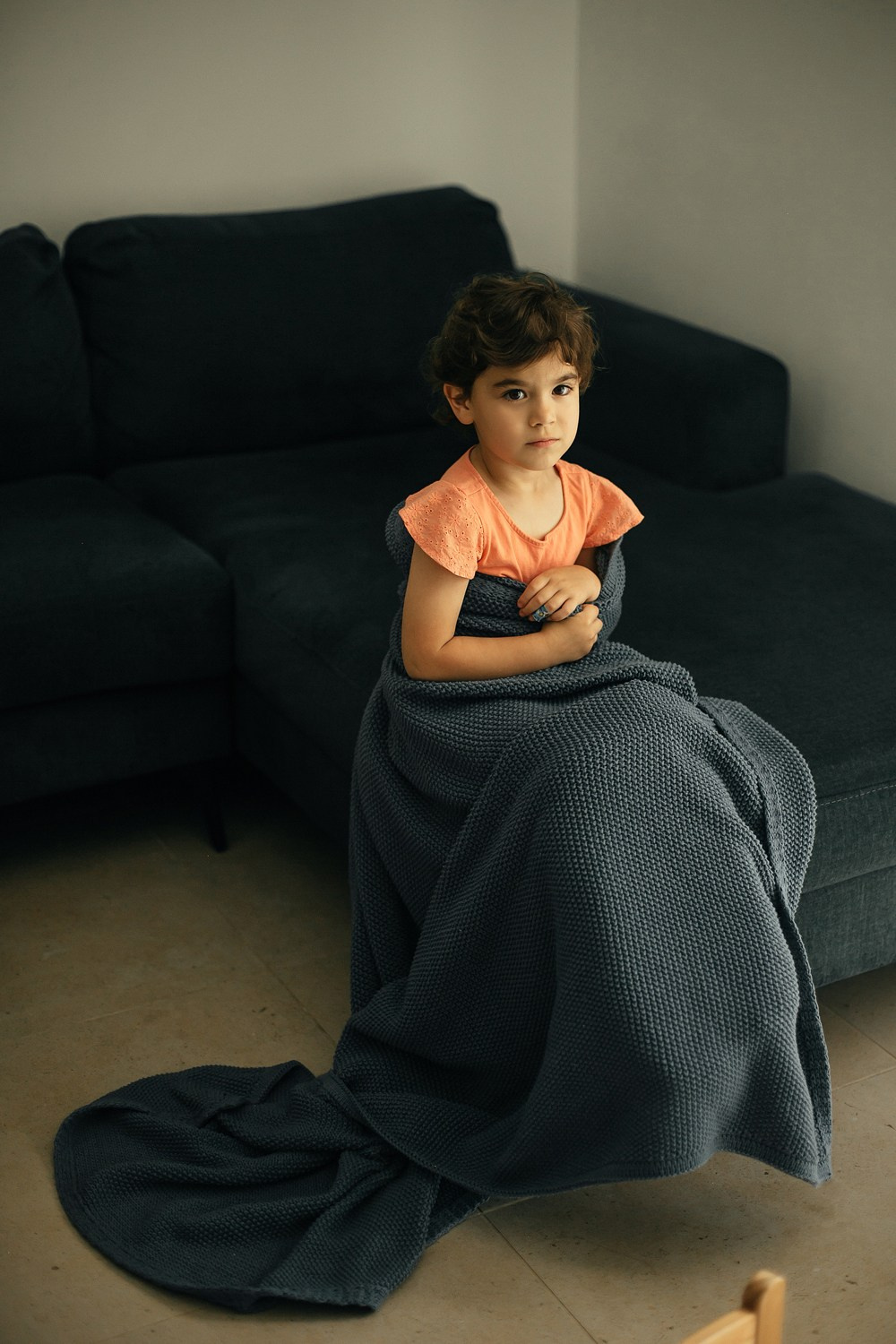 Mom&daughter at home. Family photographer in Israel