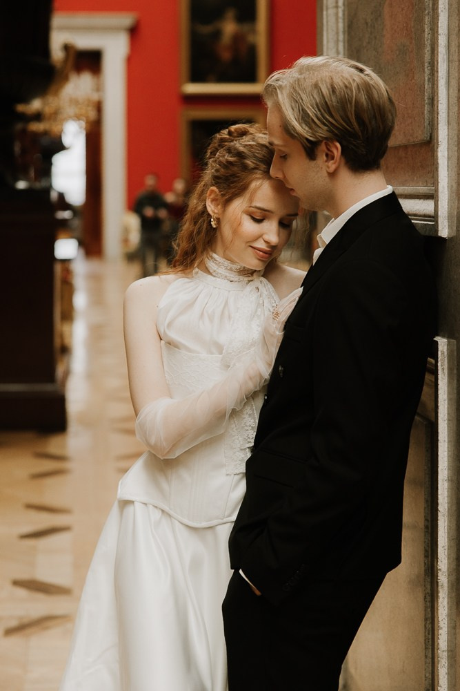 Anna & David (Hochzeitsfotoshooting im Museum). Familien & Hochzeitfotografin Nadja Holzmann