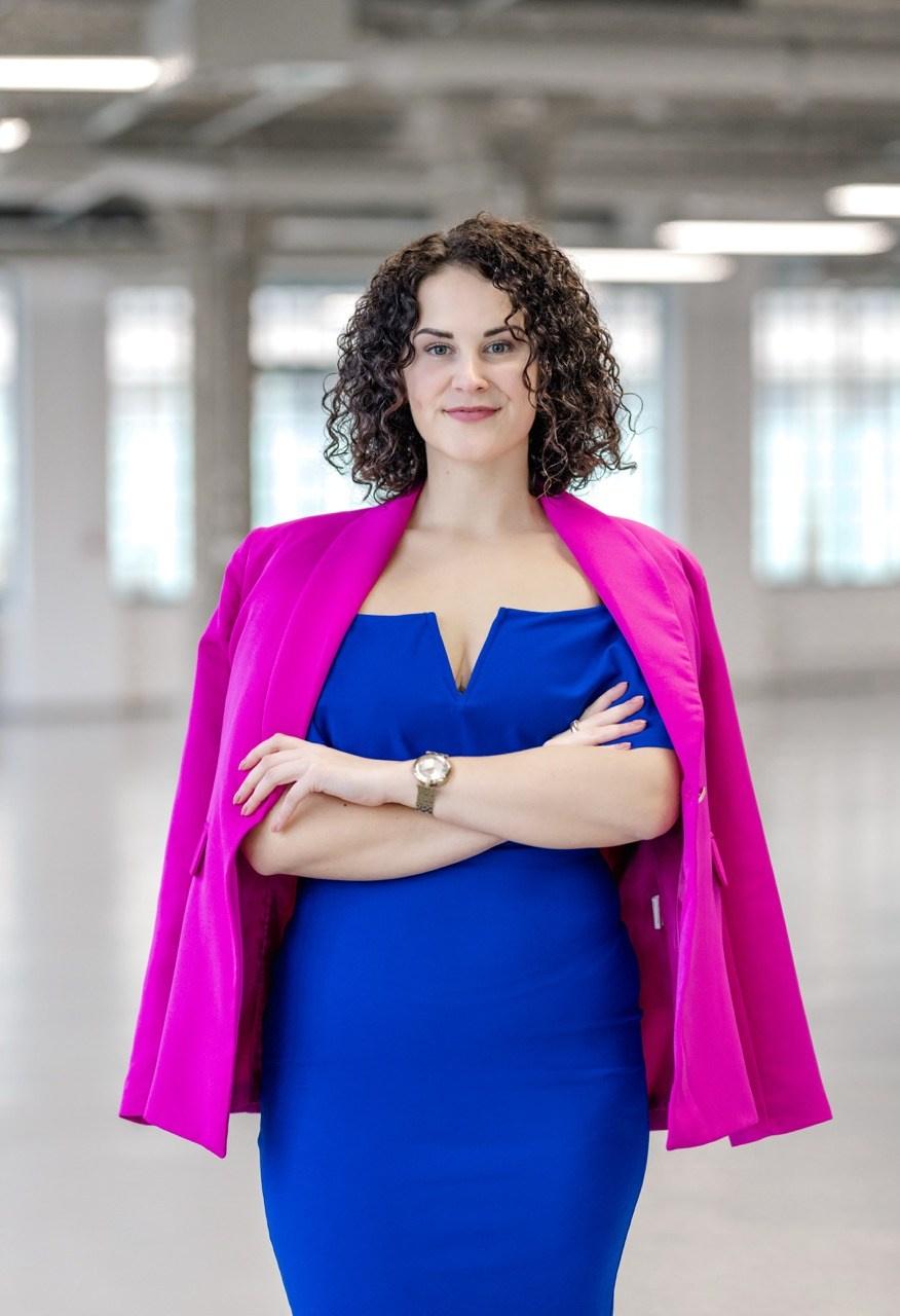 Portrétní fotografka Praha. Dana Lišková — Empathetic Photographer | Introspective Artist |Neurodivergent Coach | Founder of Artepy.cz