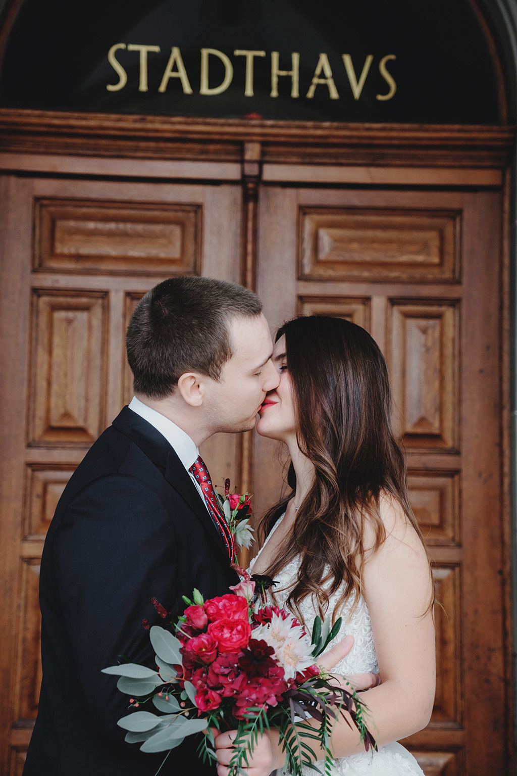ANASTASIA + DMITRY | CIVIL WEDDING, ZÜRICH STADTHAUS | RECHBERG GARDEN. HOME