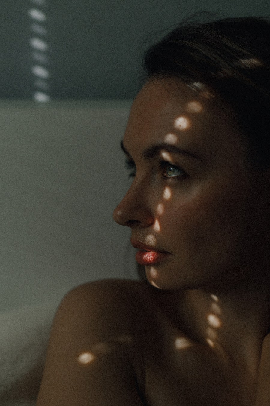 Emilia. Sesja w domu i ogrodzie. Fotograf w Krakowie i Europie