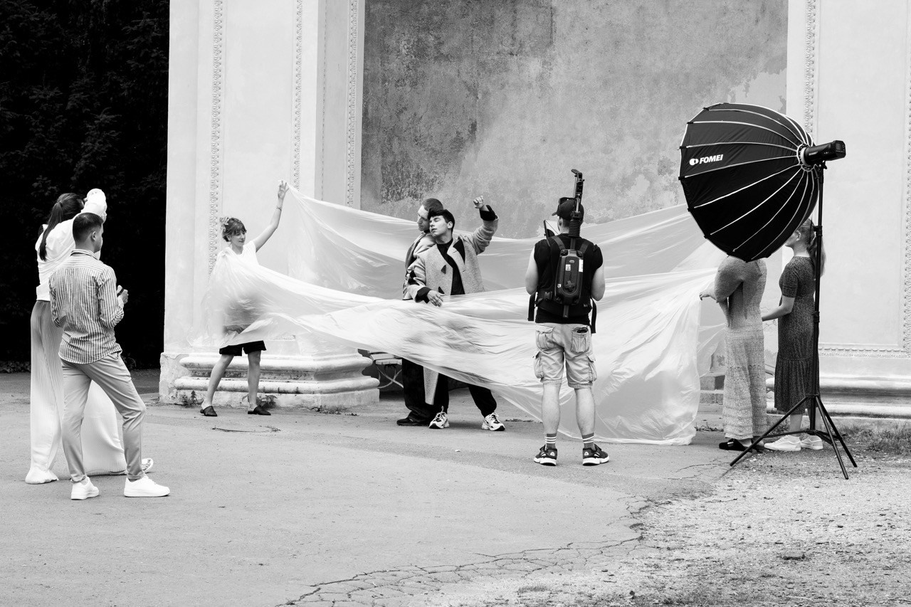 Backstage fotografie. Dana Lišková — Empatická fotografka | Introspektivní umělkyně | Neurodivergentní koučka| Zakladatelka Artepy.cz