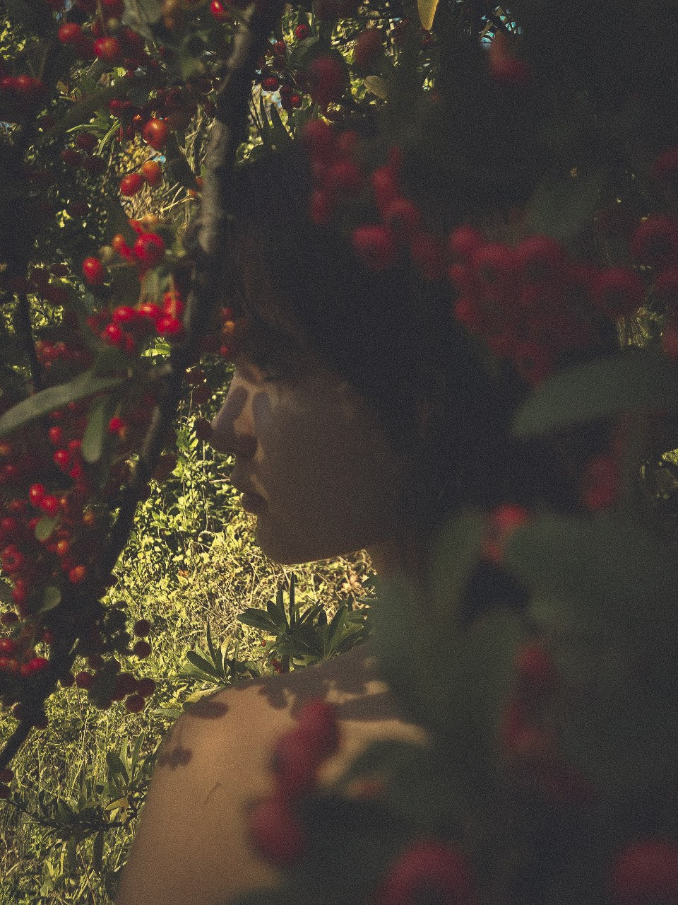 Photo nue sensuelle et tendre créative pour une fille en France et en Europe. Histoires d’amour, séances photos de famille et de mariage en France