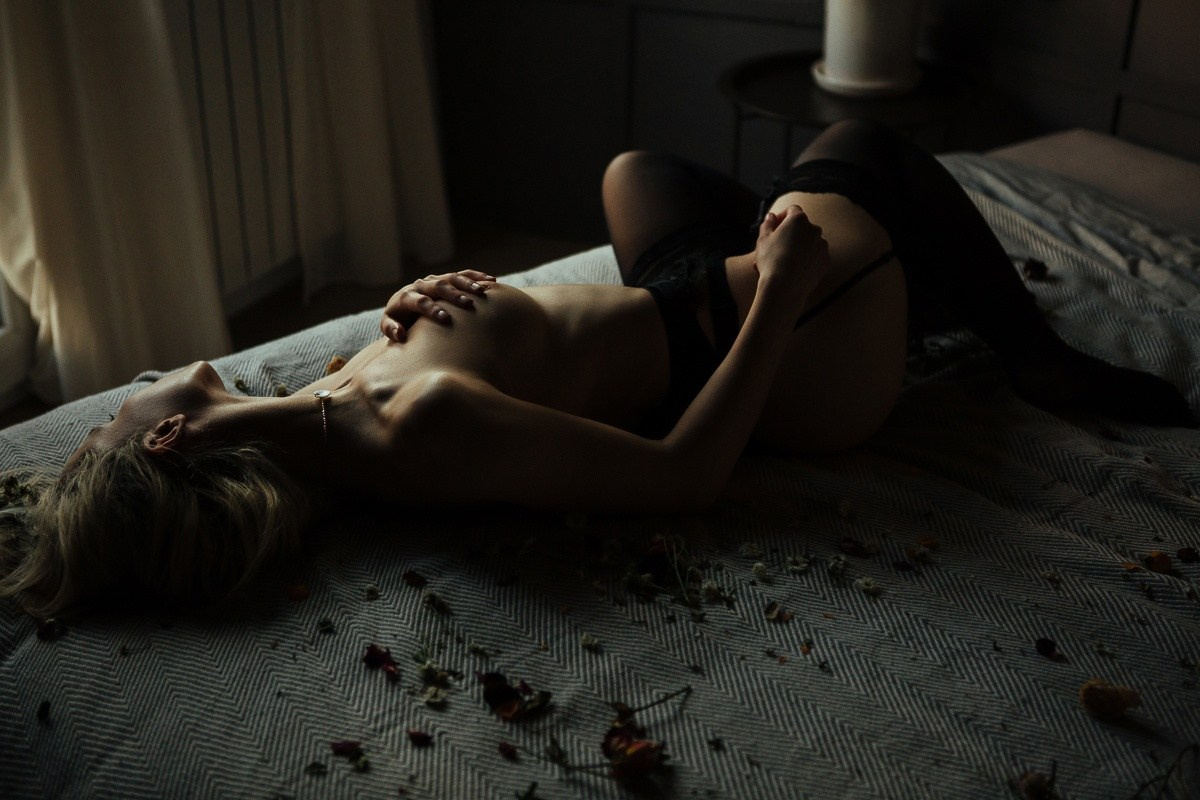 F Nude. Boudoir and art photography