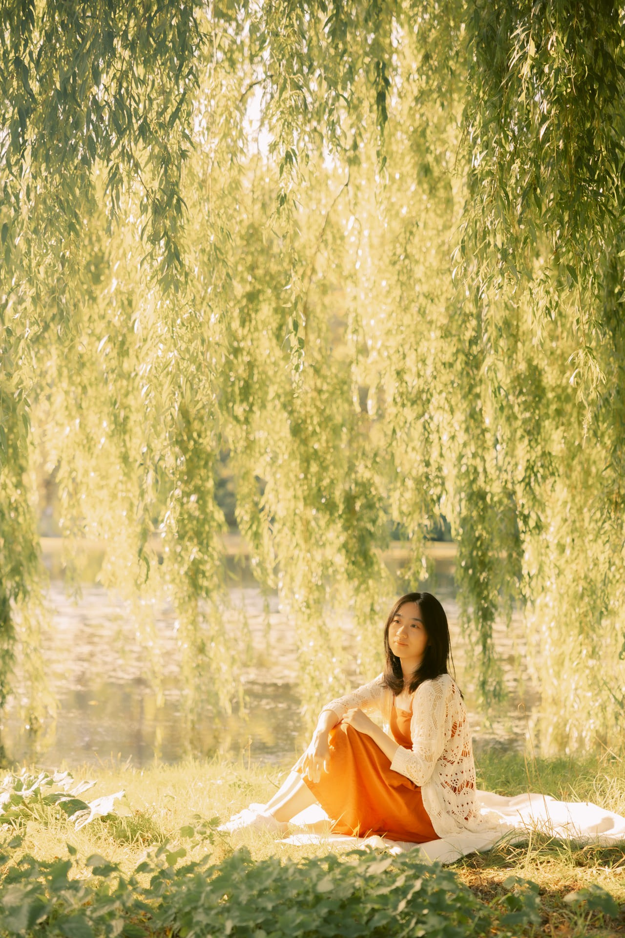 Natural portraits by the sea and in Dutch parks. Romantic & Soulful Photography by Natalia Olhova in Rotterdam