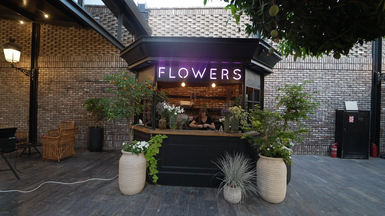 VIA / BASICO. Wedding and events photographers Studio Shalom