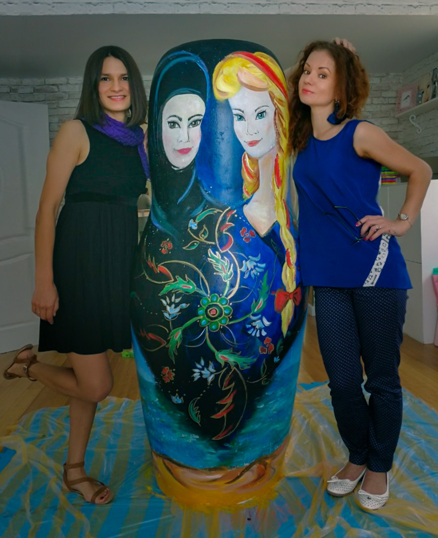 City Walk 3rd Matryoshka Festival to Dubai. 2019. Artistic design: Kathrin Kovshova. Artist  team:  Kathrin  Kovshova, Katya Kudrya