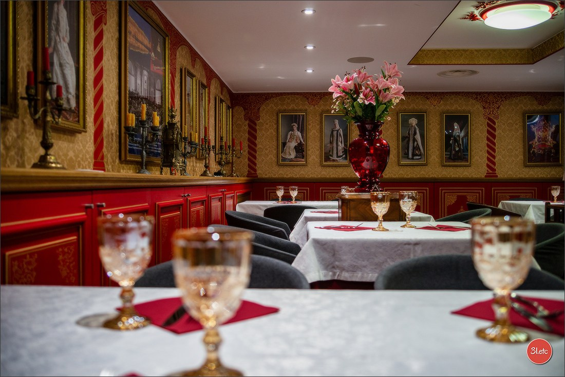 Интерьер ресторана "Достоевский". Photographe à Strasbourg | Portraits, Studio, Enfants, Événements