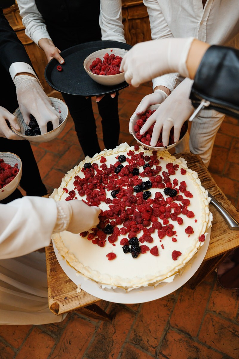 Paula + Robert. Wedding Photographer in Bucharest — Manu Ivanciu