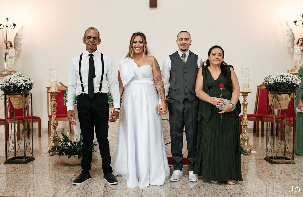 Padrinhos e pais no casamento de Bariri