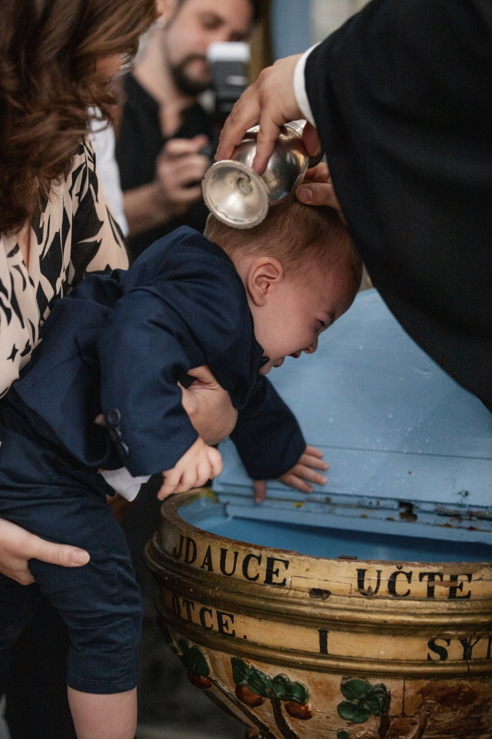 FOTOGRAFISANJE KRŠTENJA. Fotografi iz Backog Petrovca David i Andrea Stojanovic