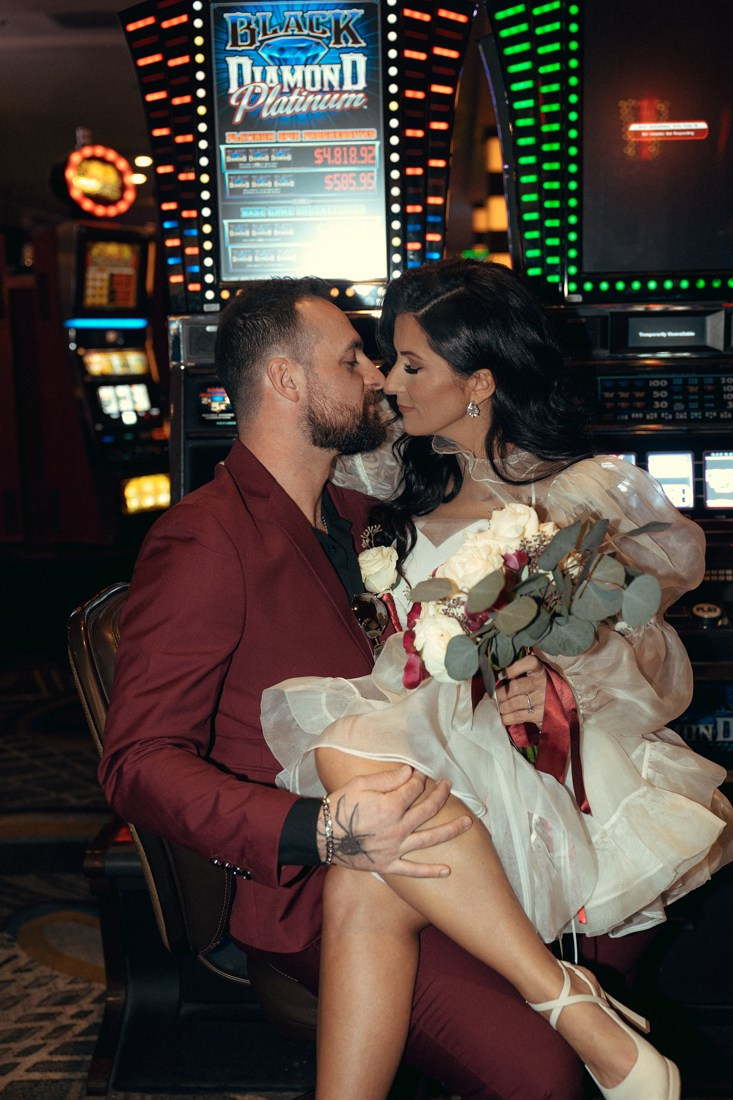 Miranda&Austin. Wedding & elopement photographer Viktoriya Kravtsov. Las Vegas