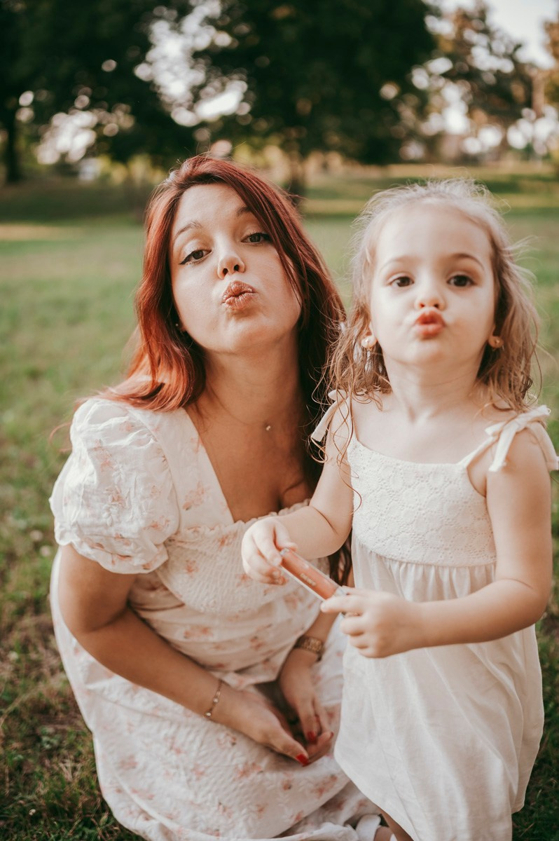 Kristina, Milos i Kalina / porodicno fotografisanje u prirodi. Deciji i porodicni fotograf u Beogradu Oksana Skendzic